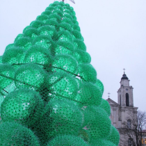 A Frugal Town in Lithuania Erects a Christmas Tree Made from 40,000 Recycled Plastic Bottles