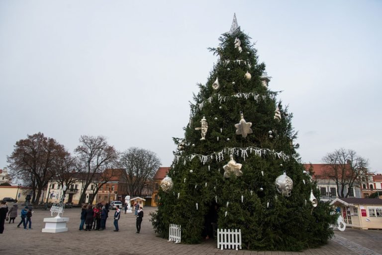 Kalėdinė eglė ,,vaikystės pasaka,, 3