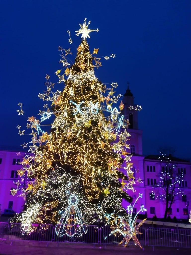 Kalėdinė eglė ,,Žvaigždžių takais,, 2