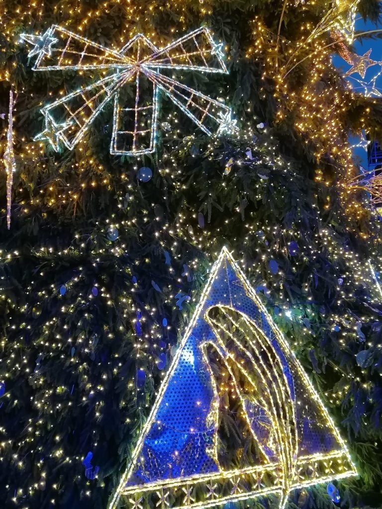 Kalėdinė eglė ,,Žvaigždžių takais,, 7